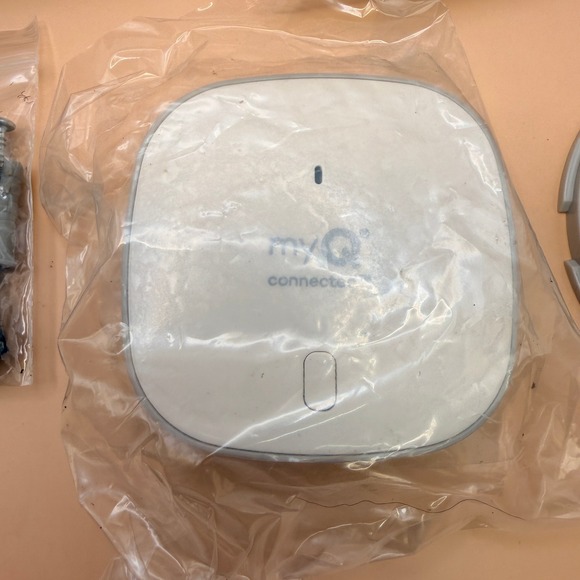 CHAMBERLAIN myQ-G0401-ES Smart Garage Control Wireless Garage Hub and Sensor wi - Picture 13 of 16